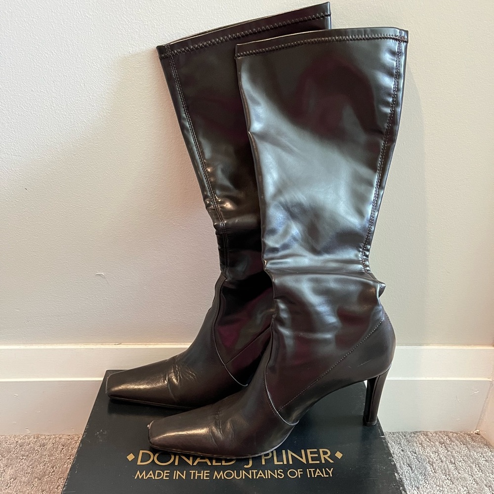 Leather
Espresso, Brown
Knee High
Square Toe
Heel - 3.5" Inch
Made in Italy